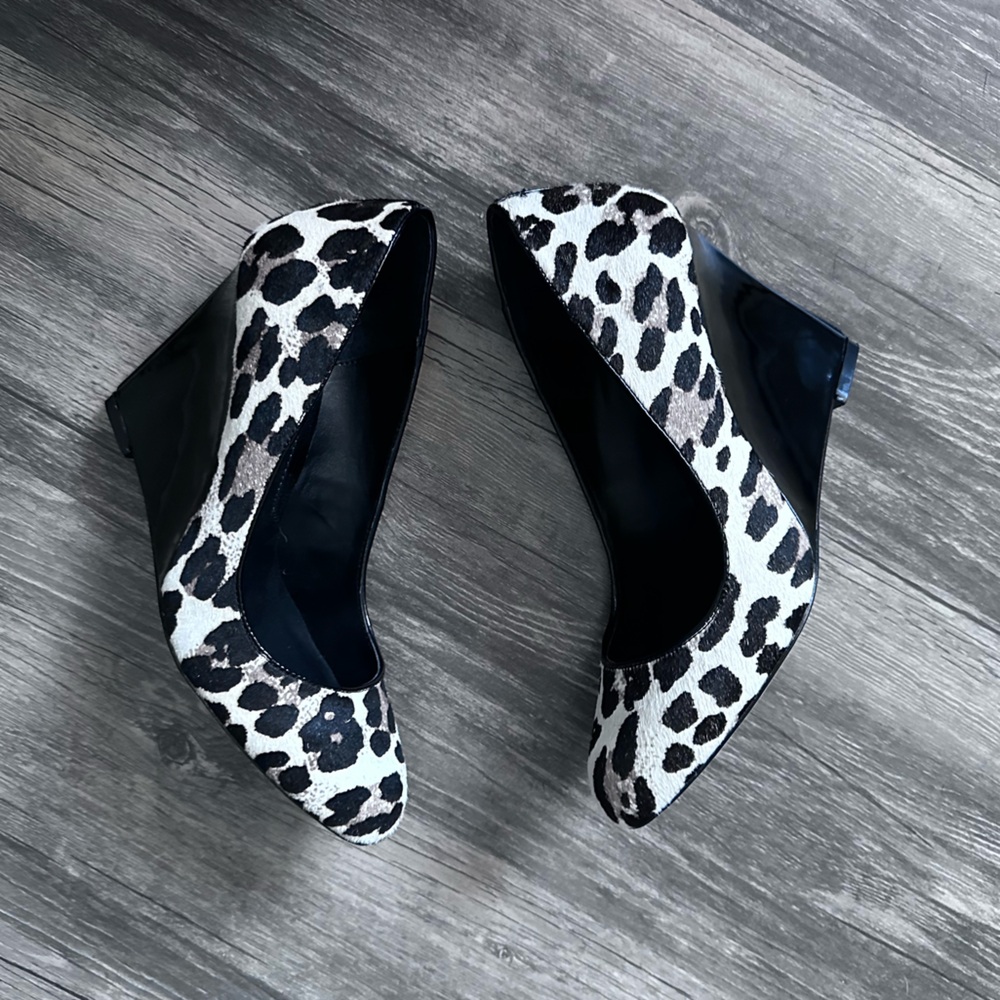 White House | Black House Willow Calf Hair Leopard Print Wedge Heels SZ 7.5 - Picture 5 of 14
